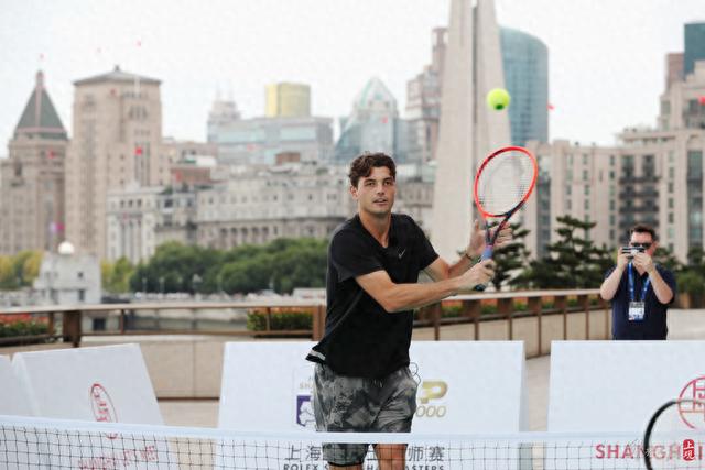 在这一轮比 在这一轮比